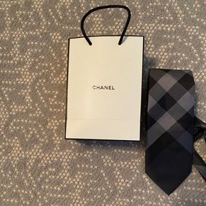 🛍🛍🛍 authentic Burberry silk tie 🛍🛍🛍